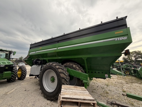 2019 Brent 1196 Grain Cart