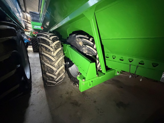 2019 Brent 1196 Grain Cart