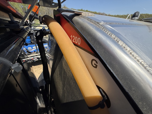 2021 Miller Pro Nitro 7310 Sprayer/High Clearance