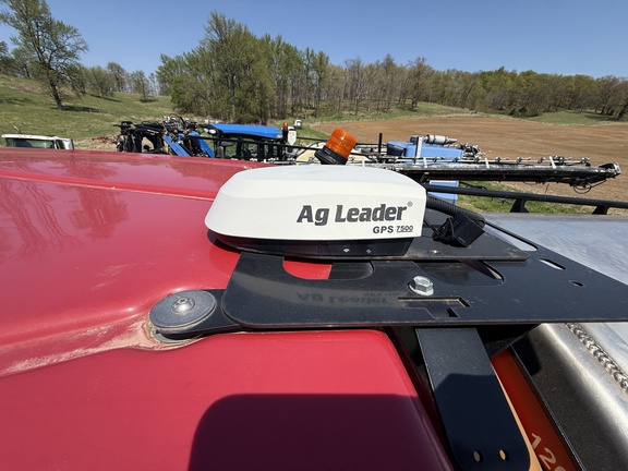 2021 Miller Pro Nitro 7310 Sprayer/High Clearance