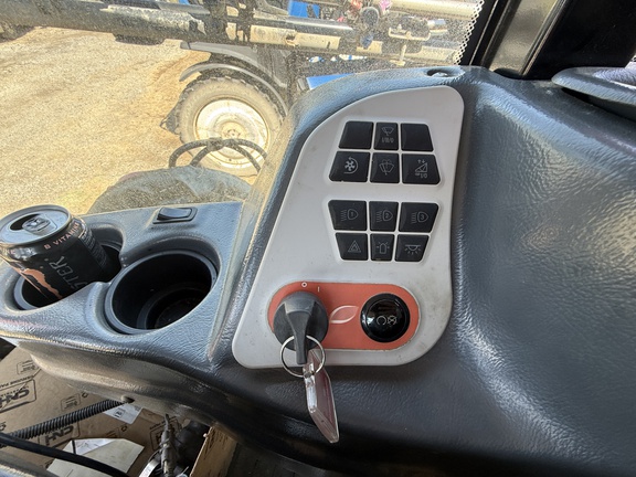 2021 Miller Pro Nitro 7310 Sprayer/High Clearance