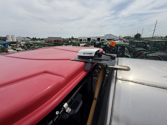 2021 Miller Pro Nitro 7310 Sprayer/High Clearance