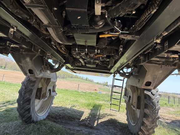2014 New Holland SP.240F Sprayer/High Clearance