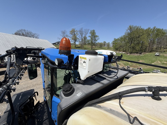 2014 New Holland SP.240F Sprayer/High Clearance