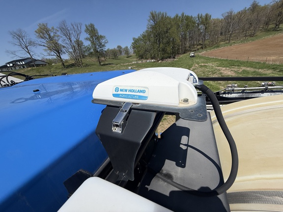 2014 New Holland SP.240F Sprayer/High Clearance