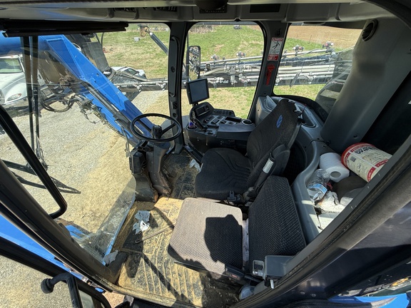2014 New Holland SP.240F Sprayer/High Clearance