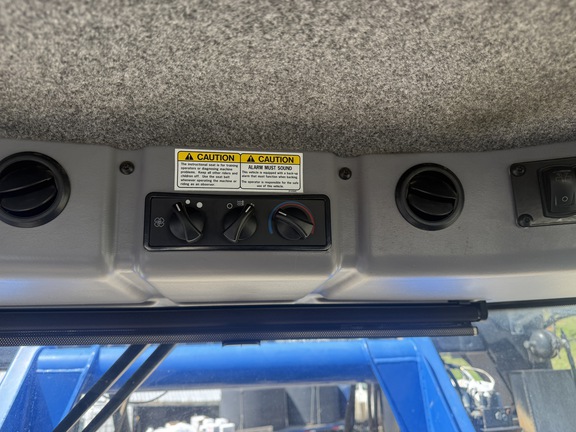 2014 New Holland SP.240F Sprayer/High Clearance