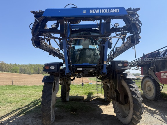 2014 New Holland SP.240F Sprayer/High Clearance