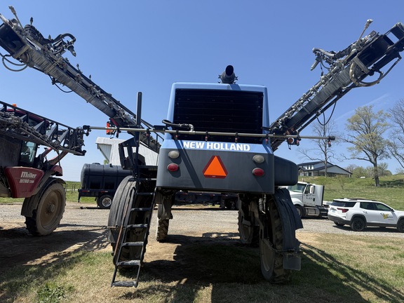 2014 New Holland SP.240F Sprayer/High Clearance