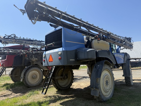 2014 New Holland SP.240F Sprayer/High Clearance