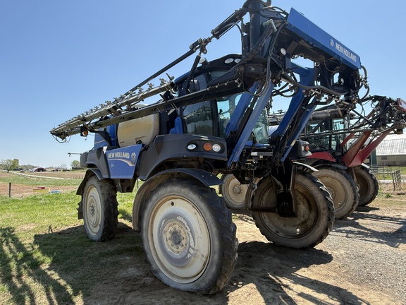 2014 New Holland SP.240F Sprayer/High Clearance