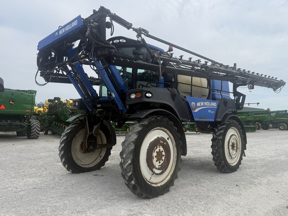 2014 New Holland SP.240F Sprayer/High Clearance