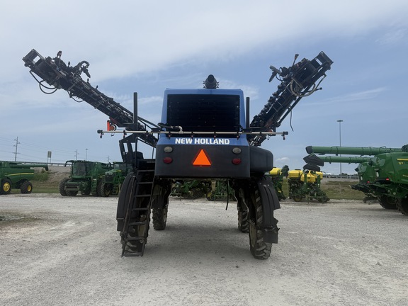 2014 New Holland SP.240F Sprayer/High Clearance