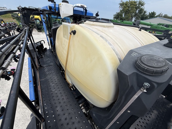 2014 New Holland SP.240F Sprayer/High Clearance