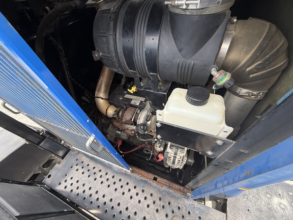 2014 New Holland SP.240F Sprayer/High Clearance