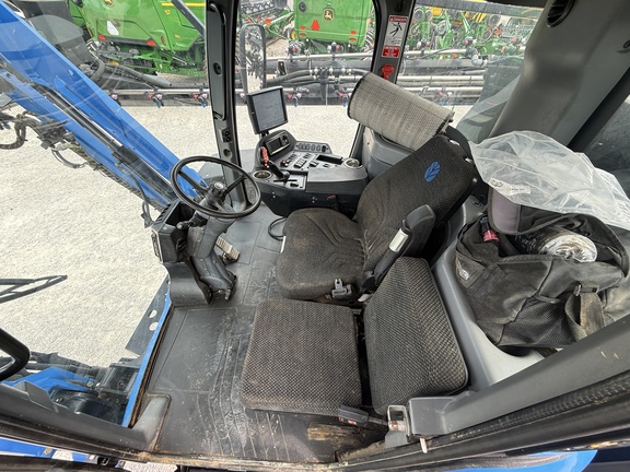 2014 New Holland SP.240F Sprayer/High Clearance