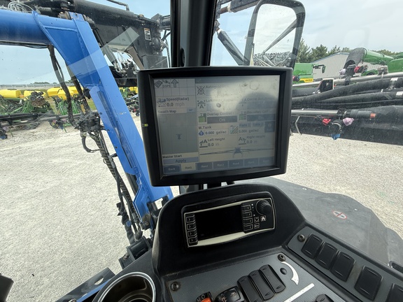 2014 New Holland SP.240F Sprayer/High Clearance