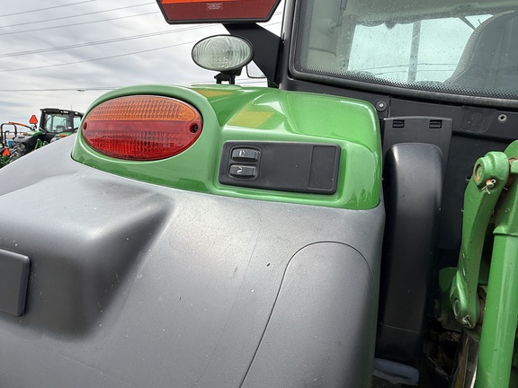 2013 John Deere 6125R Tractor