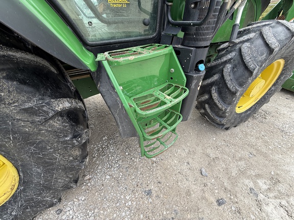 2013 John Deere 6125R Tractor