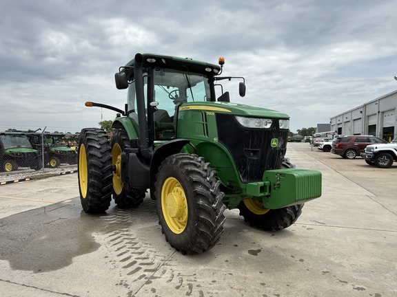 2013 John Deere 7200R Tractor