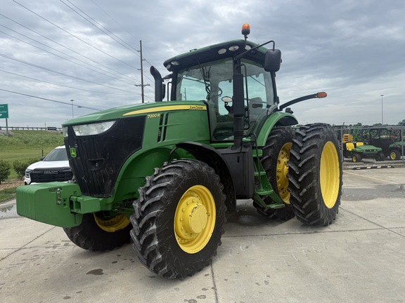 2013 John Deere 7200R Tractor