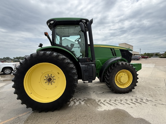 2013 John Deere 7200R Tractor