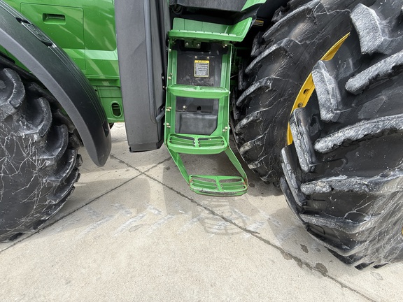 2013 John Deere 7200R Tractor