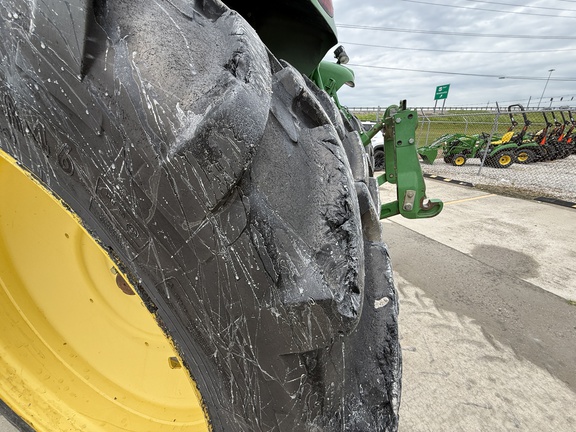 2013 John Deere 7200R Tractor