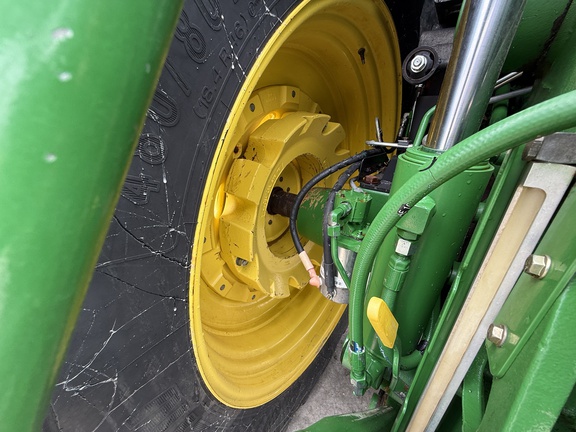 2013 John Deere 7200R Tractor