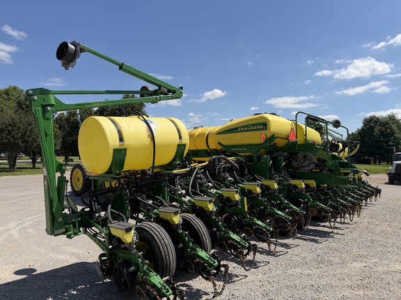 2017 John Deere 1775NT Planter