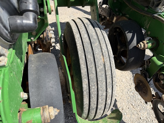 2017 John Deere 1775NT Planter
