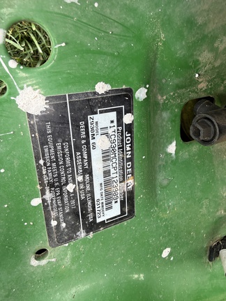 2023 John Deere Z930M Mower/Zero Turn