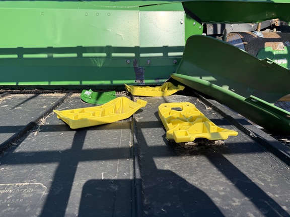 2021 John Deere RD40F Header Combine