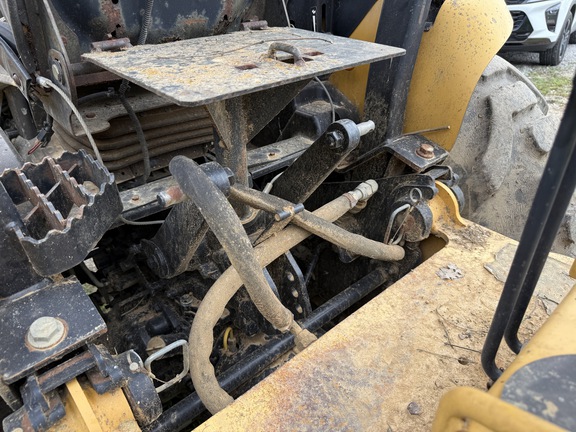2005 John Deere 110TLB Tractor Loader Backhoe