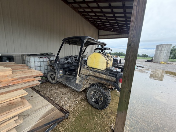 2022 John Deere XUV 835M ATV