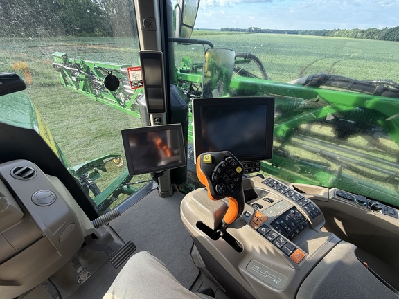 2023 John Deere 612R Sprayer/High Clearance