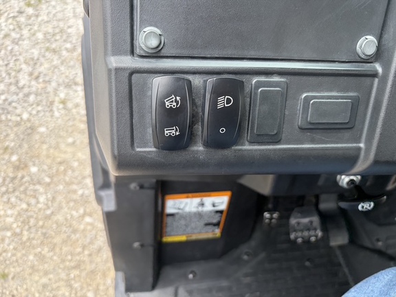 2020 John Deere XUV 835M ATV