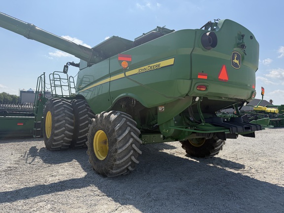 2024 John Deere S780 Combine