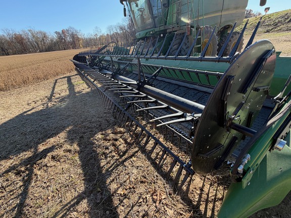 2023 John Deere HD40F Header Combine