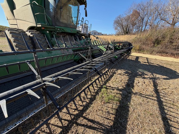 2023 John Deere HD40F Header Combine
