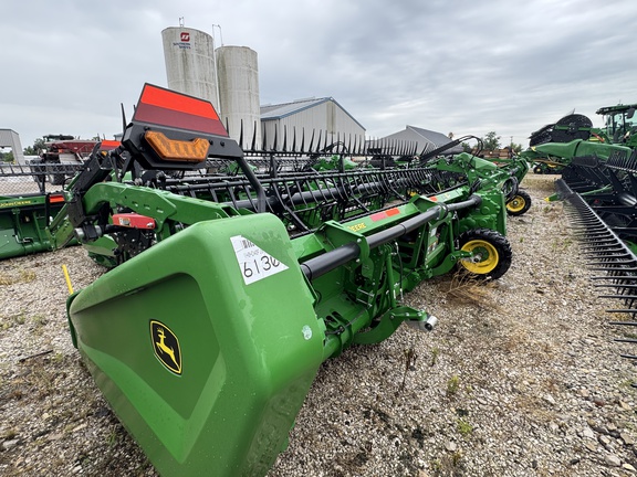 2025 John Deere HDF 40 Header Combine