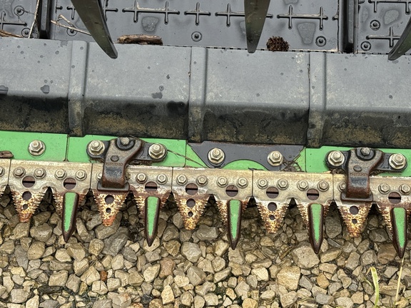 2025 John Deere HDF 40 Header Combine