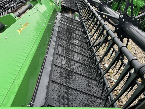 2025 John Deere HDF 40 Header Combine