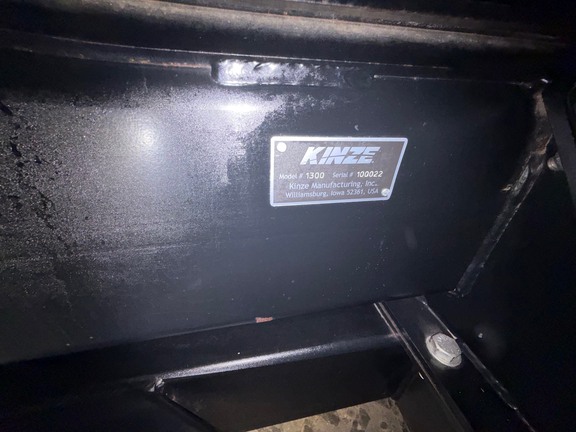 2012 Kinze 1300 Grain Cart