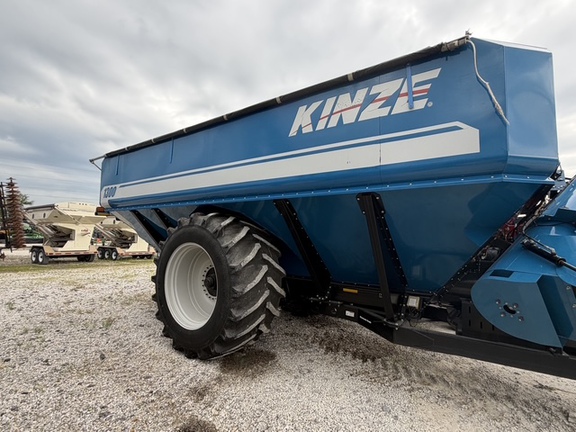 2012 Kinze 1300 Grain Cart