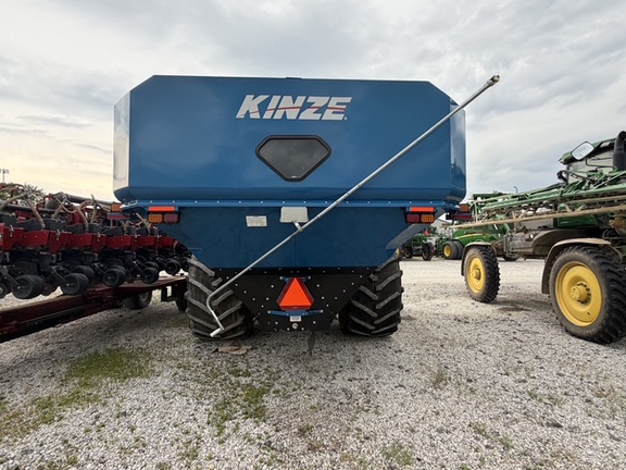 2012 Kinze 1300 Grain Cart