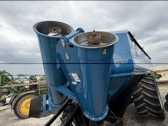 2012 Kinze 1300 Grain Cart