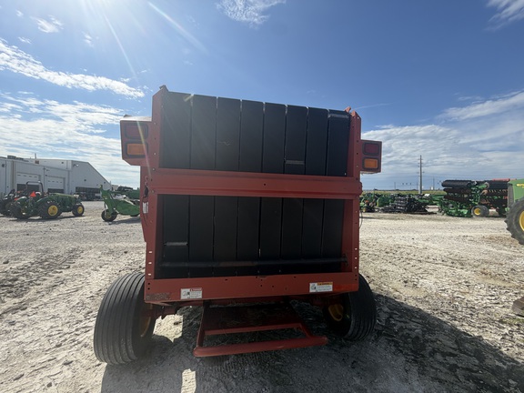 2005 New Holland BR770 Baler/Round