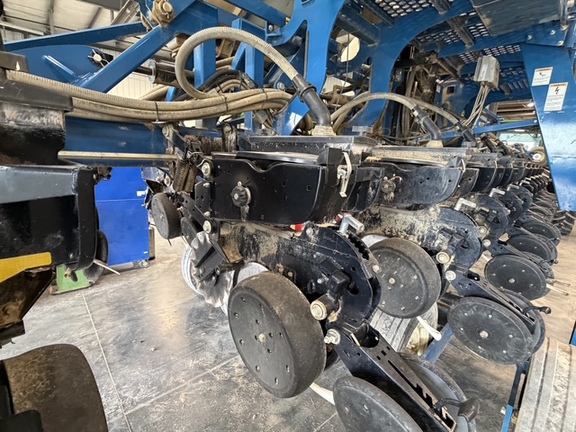 2022 Kinze 3605 Planter