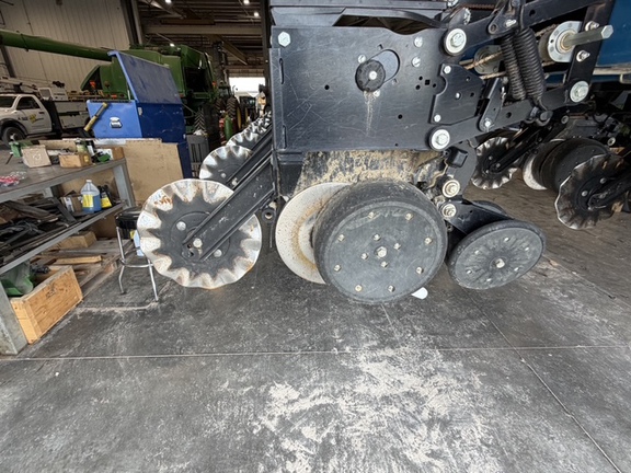 2022 Kinze 3605 Planter